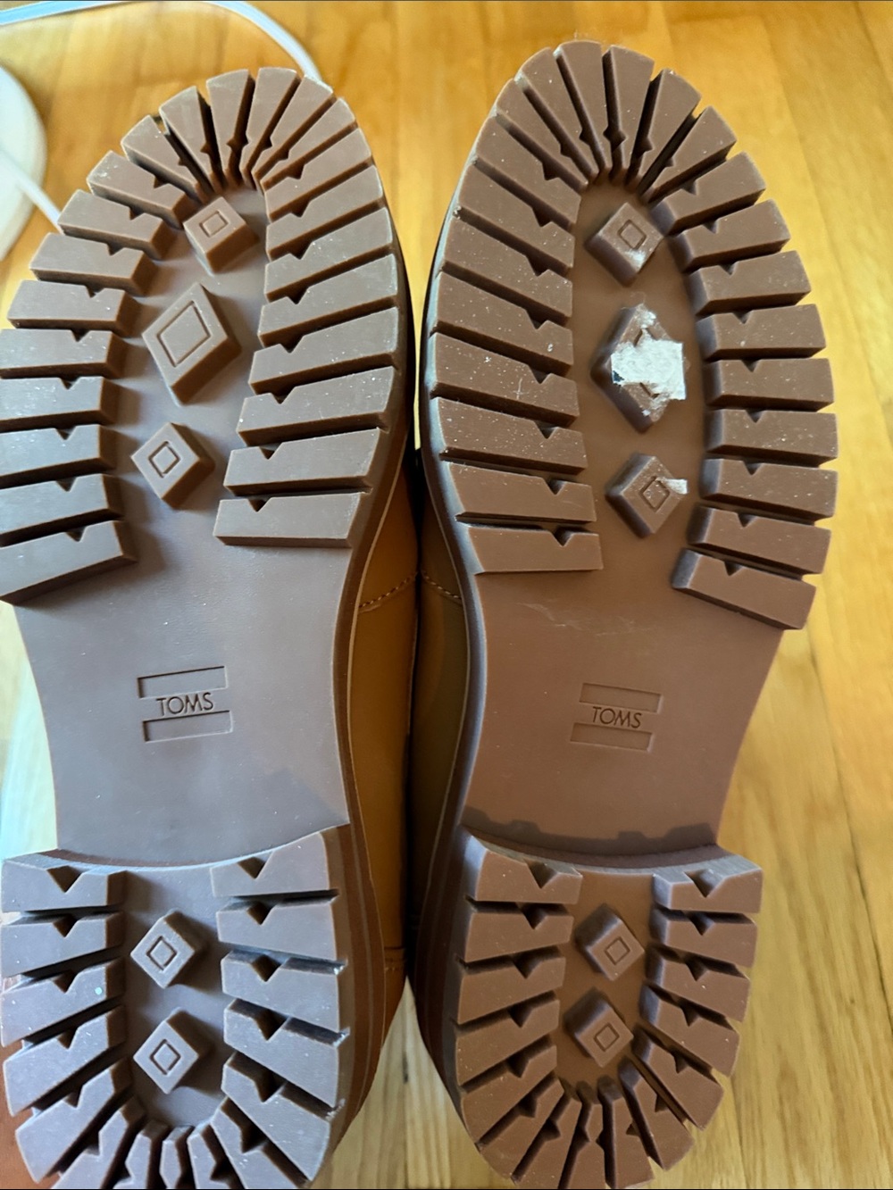 Toms Women’s Cara Loafers - Picture 5 of 5